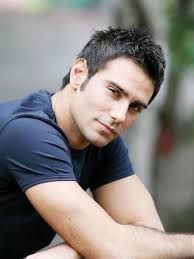 ragazzo gay bellissimo